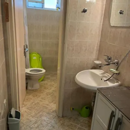 при Bond-100 м/2 със градина Apartment Burgas